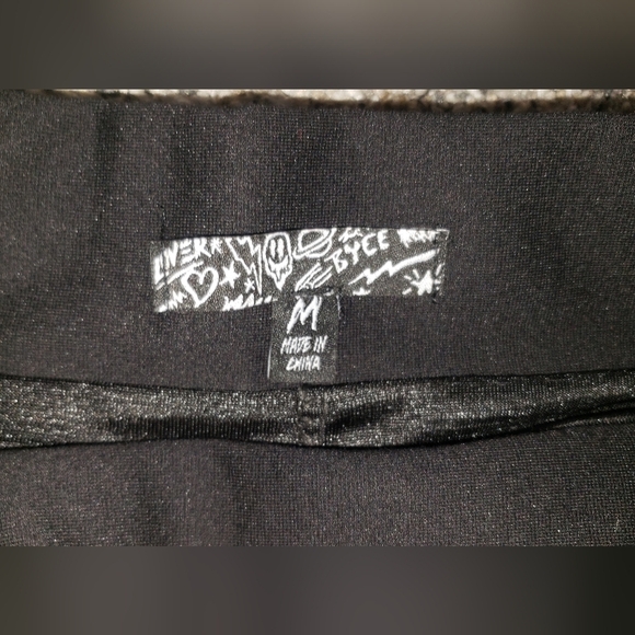 H&M| Black Pleated Skater Mini Skirt with Shorts - Picture 2 of 6